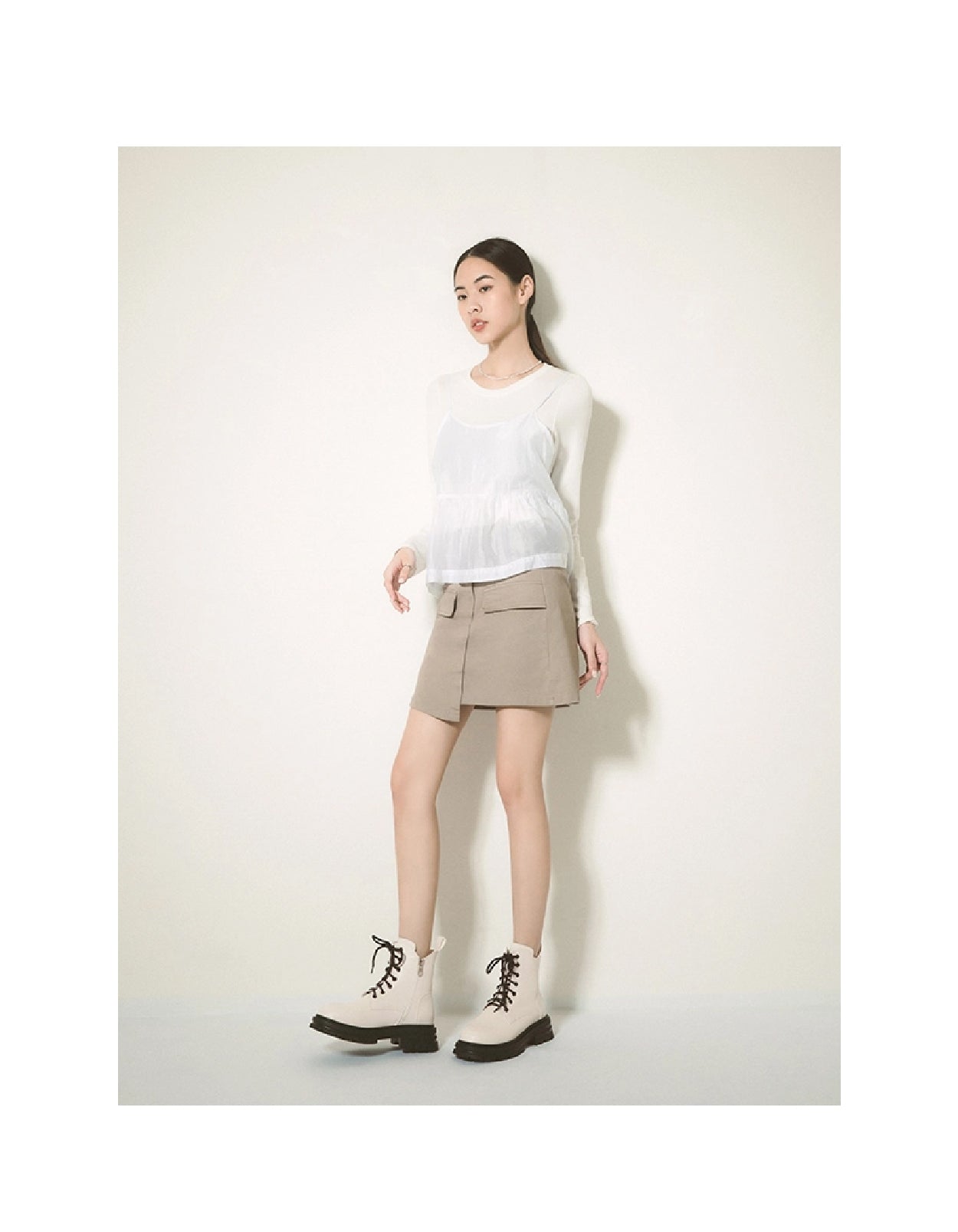 Cool Style Hack | Side V-Cut Lace-Up Martin Ankle Boots