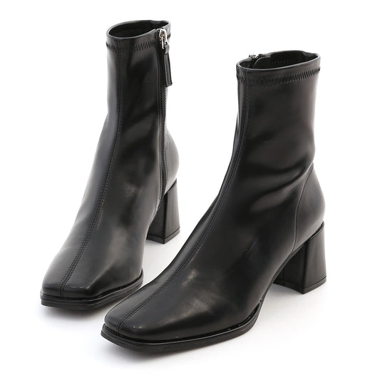 Minimalist Square-Toe Slim Fit Heeled Boots