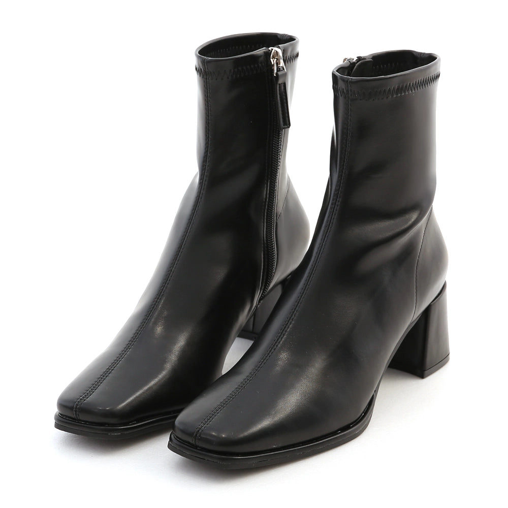 Minimalist | Square-Toe Slim Fit Heeled Boots
