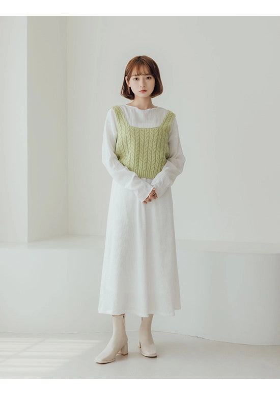 Minimalist Square-Toe Slim Fit Heeled Boots