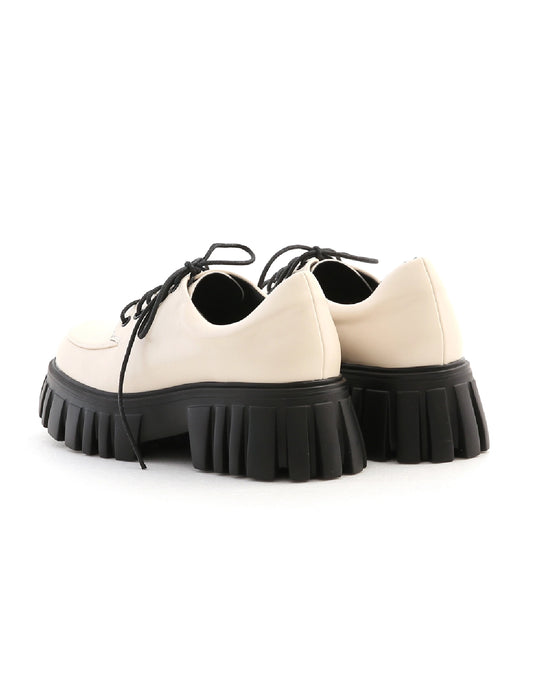 Modern Girl | Lightweight Derby Shoes with Serrated Soles